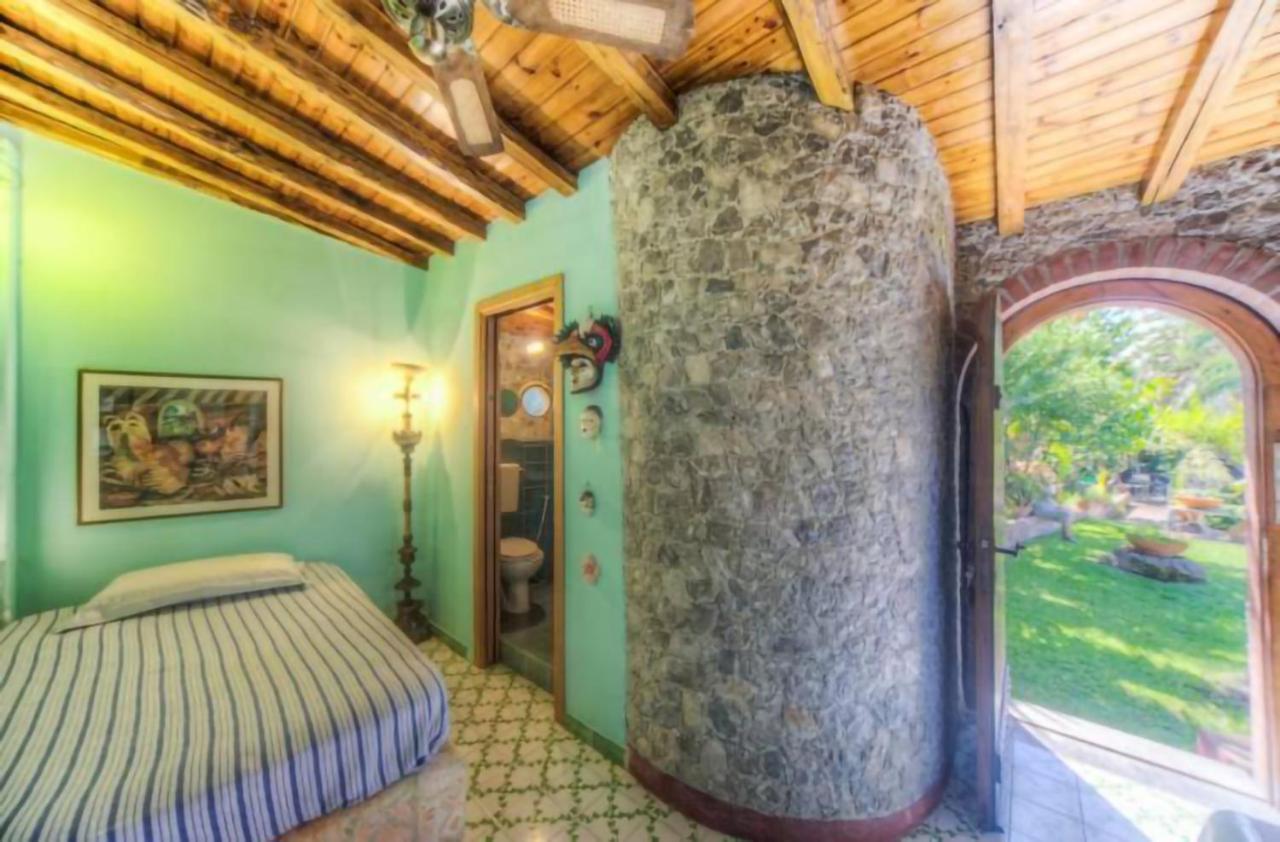 Villa Alkantara タオルミーナ エクステリア 写真