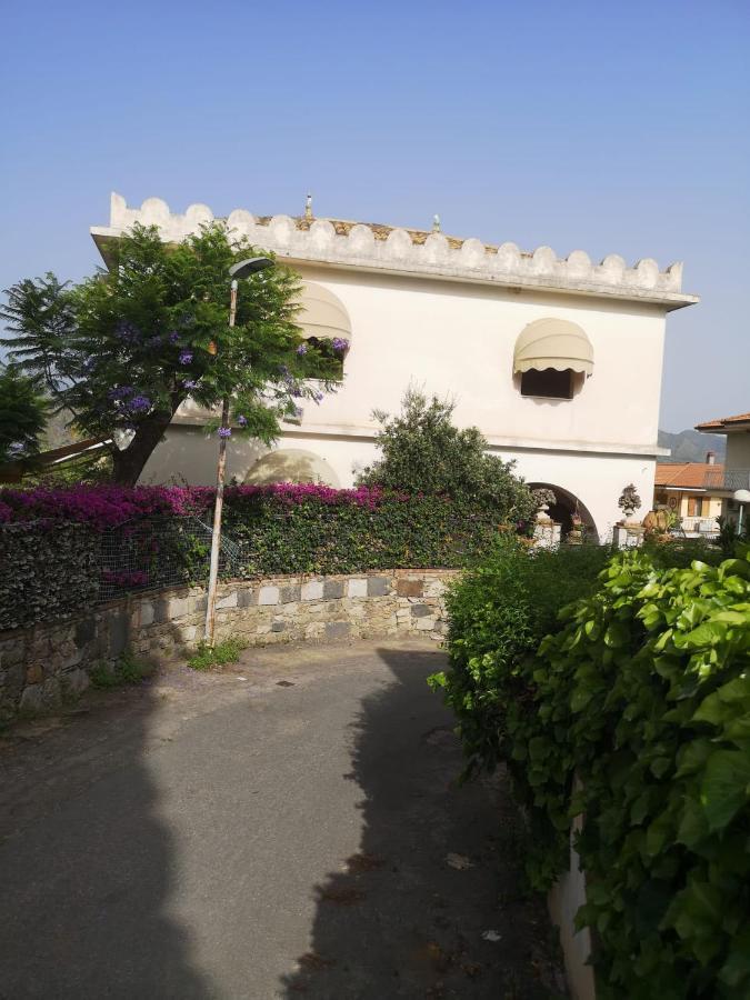 Villa Alkantara タオルミーナ エクステリア 写真